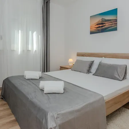 House Elena Holiday home